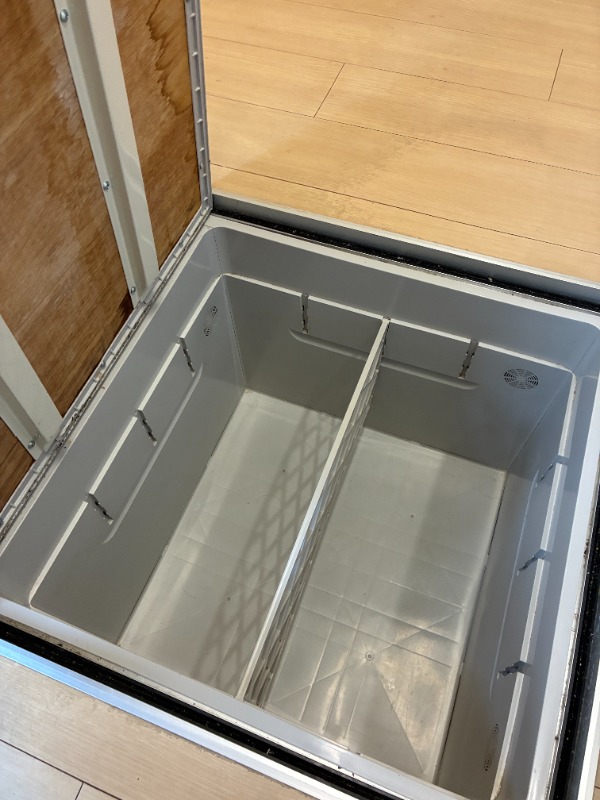 キッチン床下収納