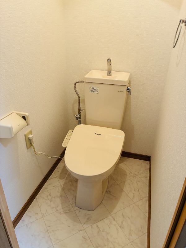 温水洗浄便座設置しました！